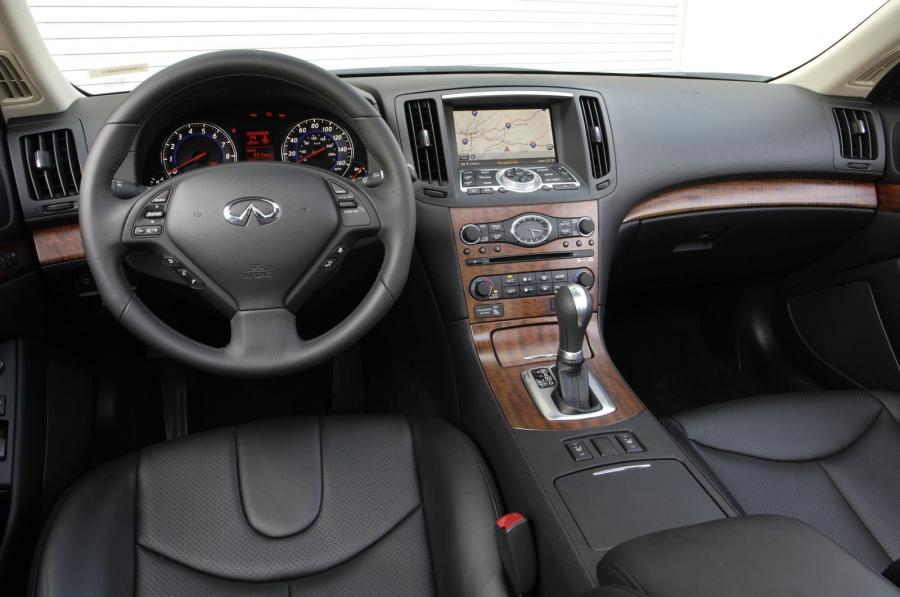  Infiniti G37 Coupe 2007 года  (фото 54 из 74)